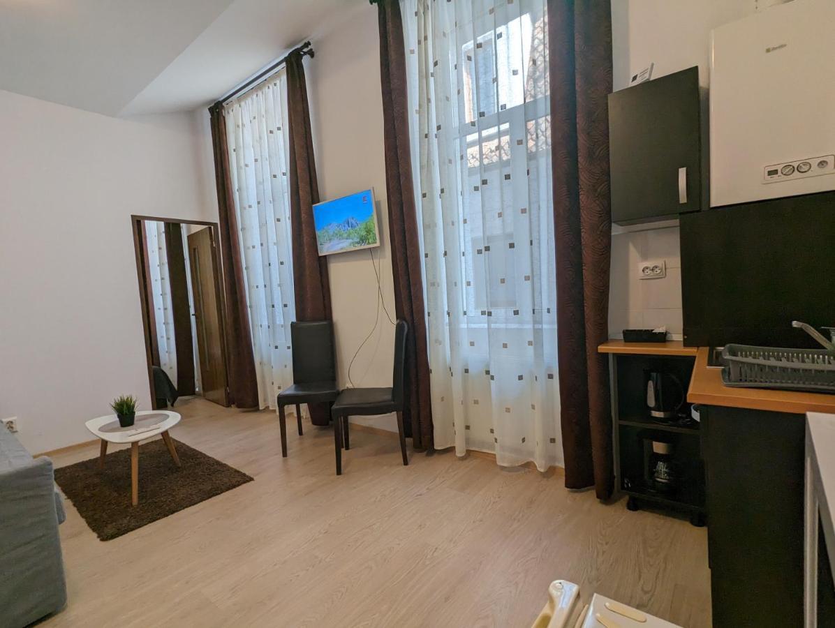 Key Apartments In Main Square Brassó Kültér fotó